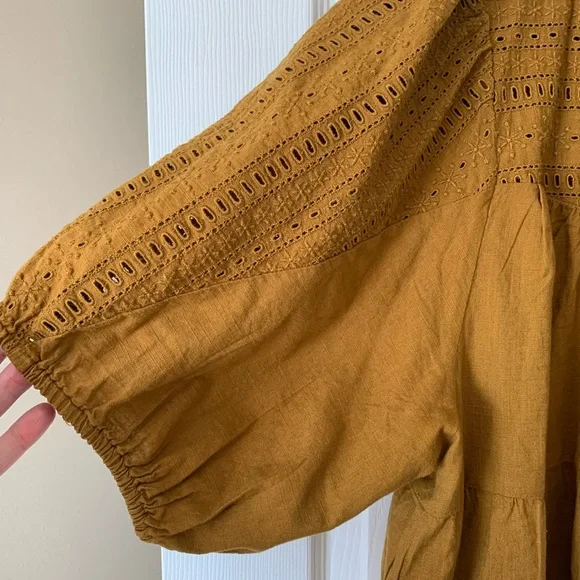 Old Navy Women's Amber Blouse - Picture 4 of 7
